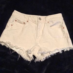 Off white American Eagle shorts!